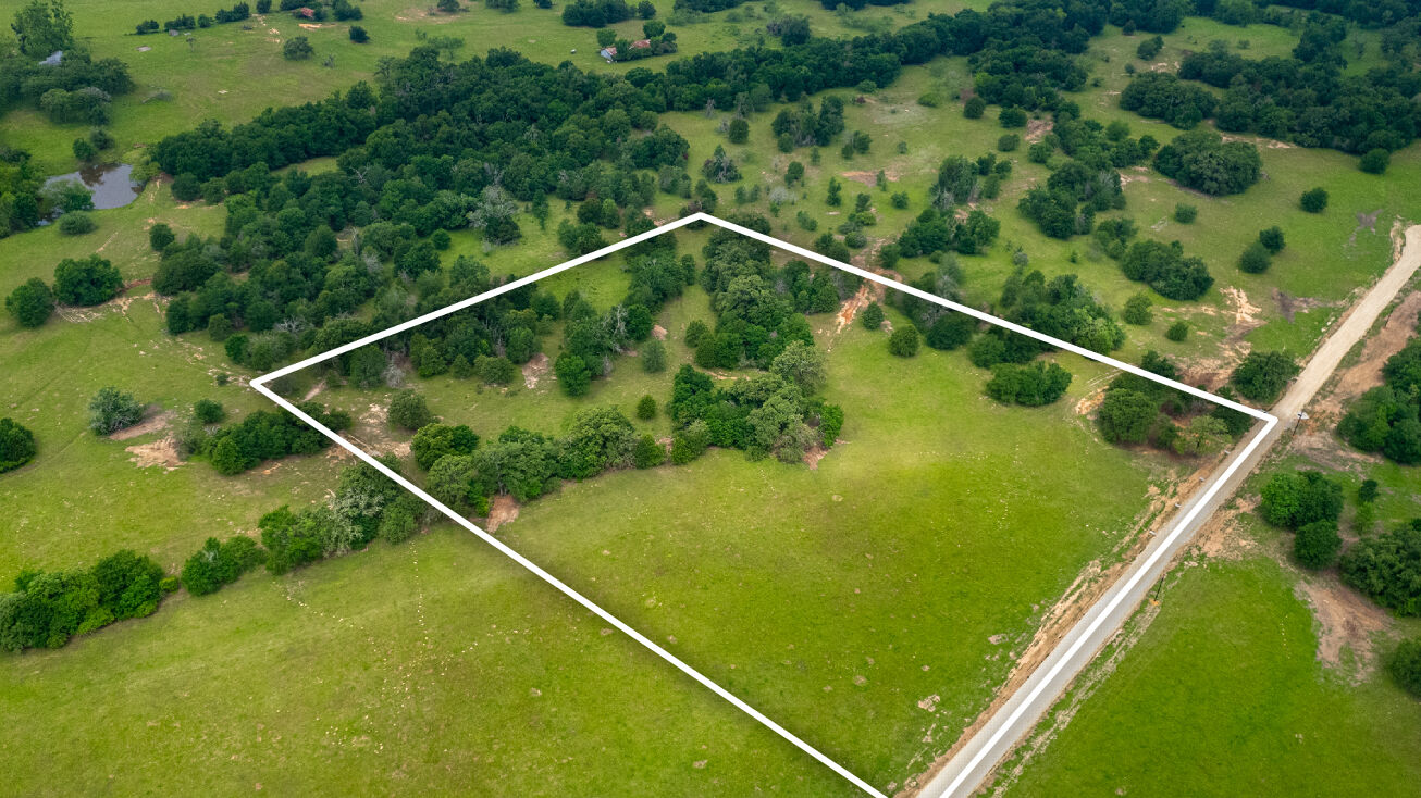 265 Green Acres Lane, Milano, TX 76556