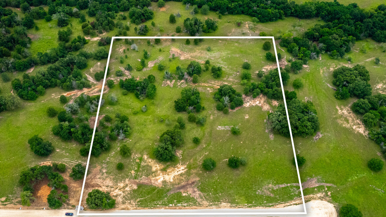375 Green Acres Lane, Milano, TX 76556