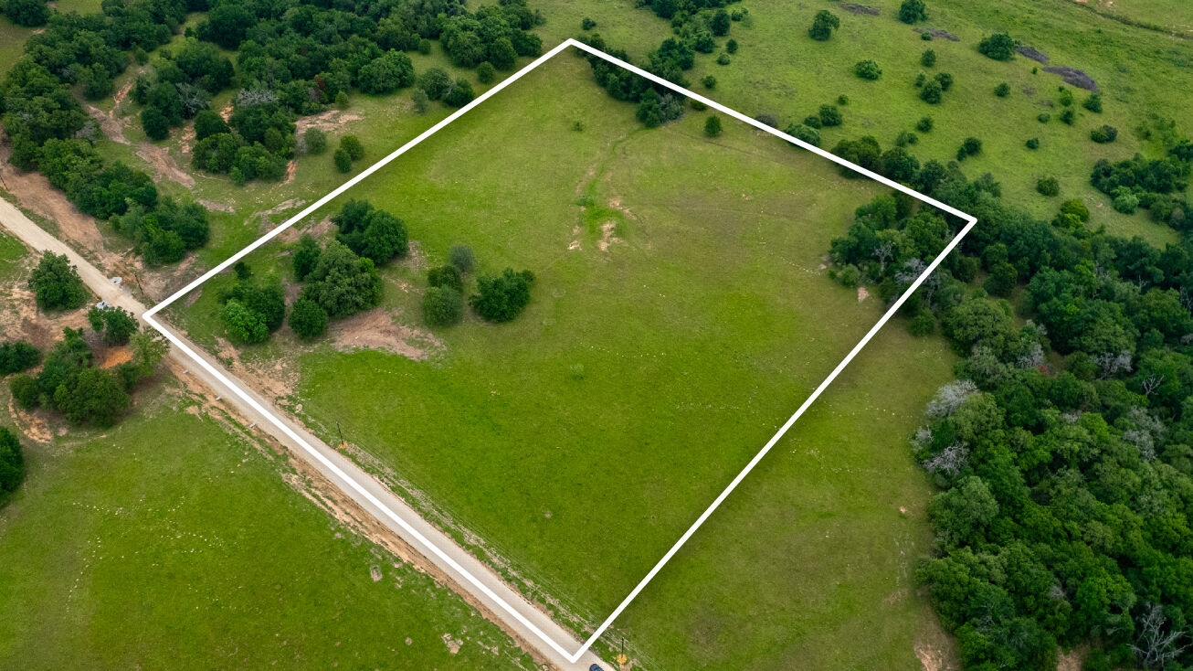 270 Green Acres Lane, Milano, TX 76556