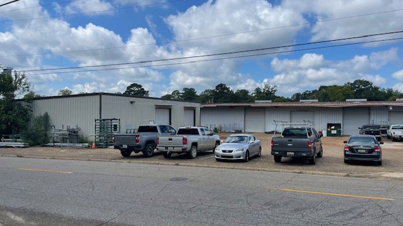 824 S Foster St, Dothan, AL 36301