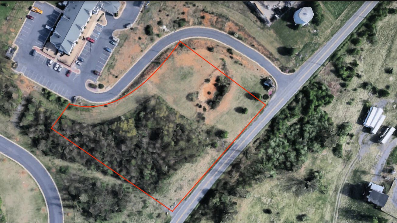 202 Frontier Dr, Staunton, VA 24401