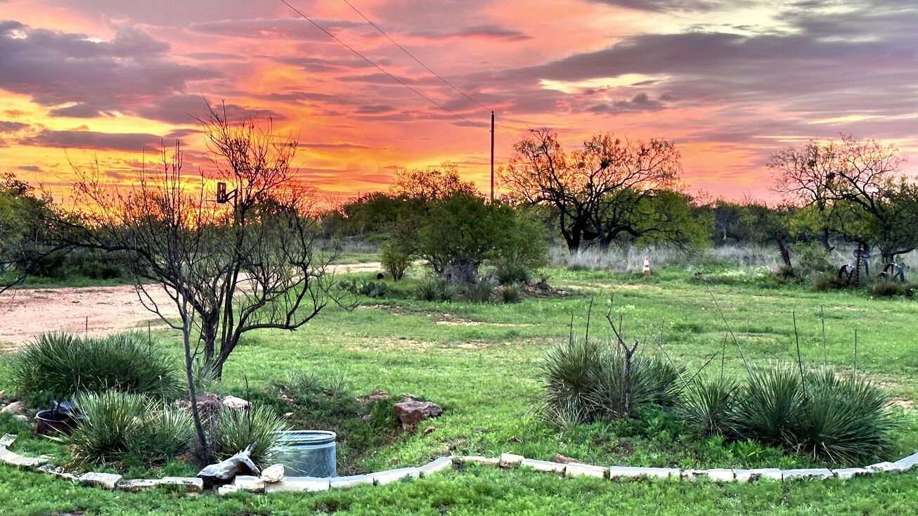 589 Co Rd 105A, Llano, TX 78643