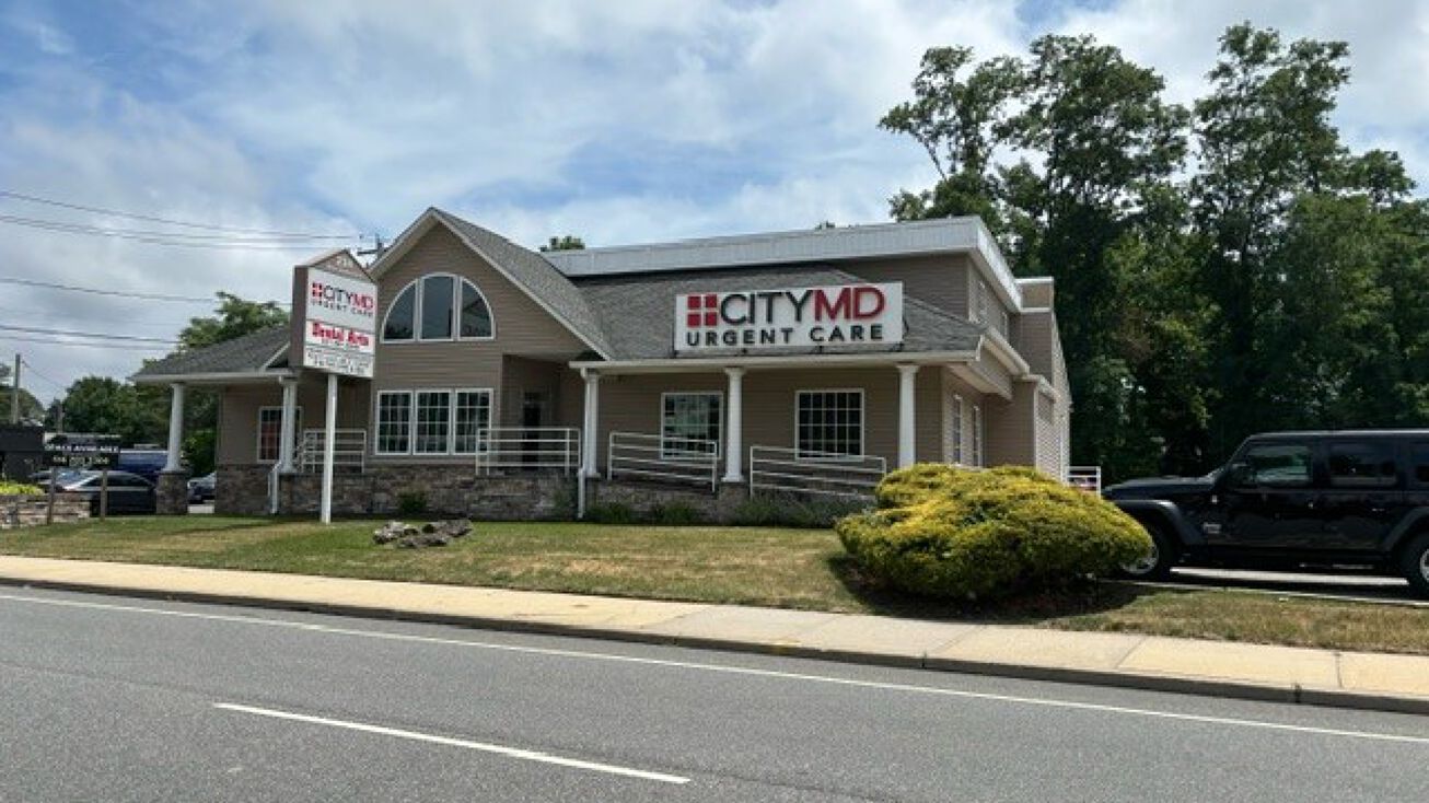 234 W Jericho Turnpike, Huntington Station, NY 11746