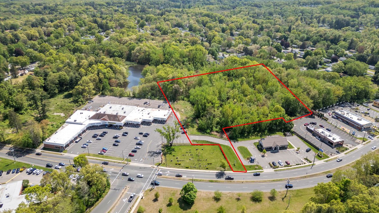 1470 Allen St, Springfield, MA 01118