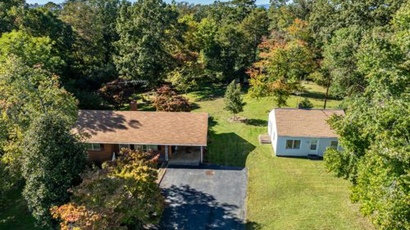 1700 Old Brook Rd, Charlottesville, VA 22901