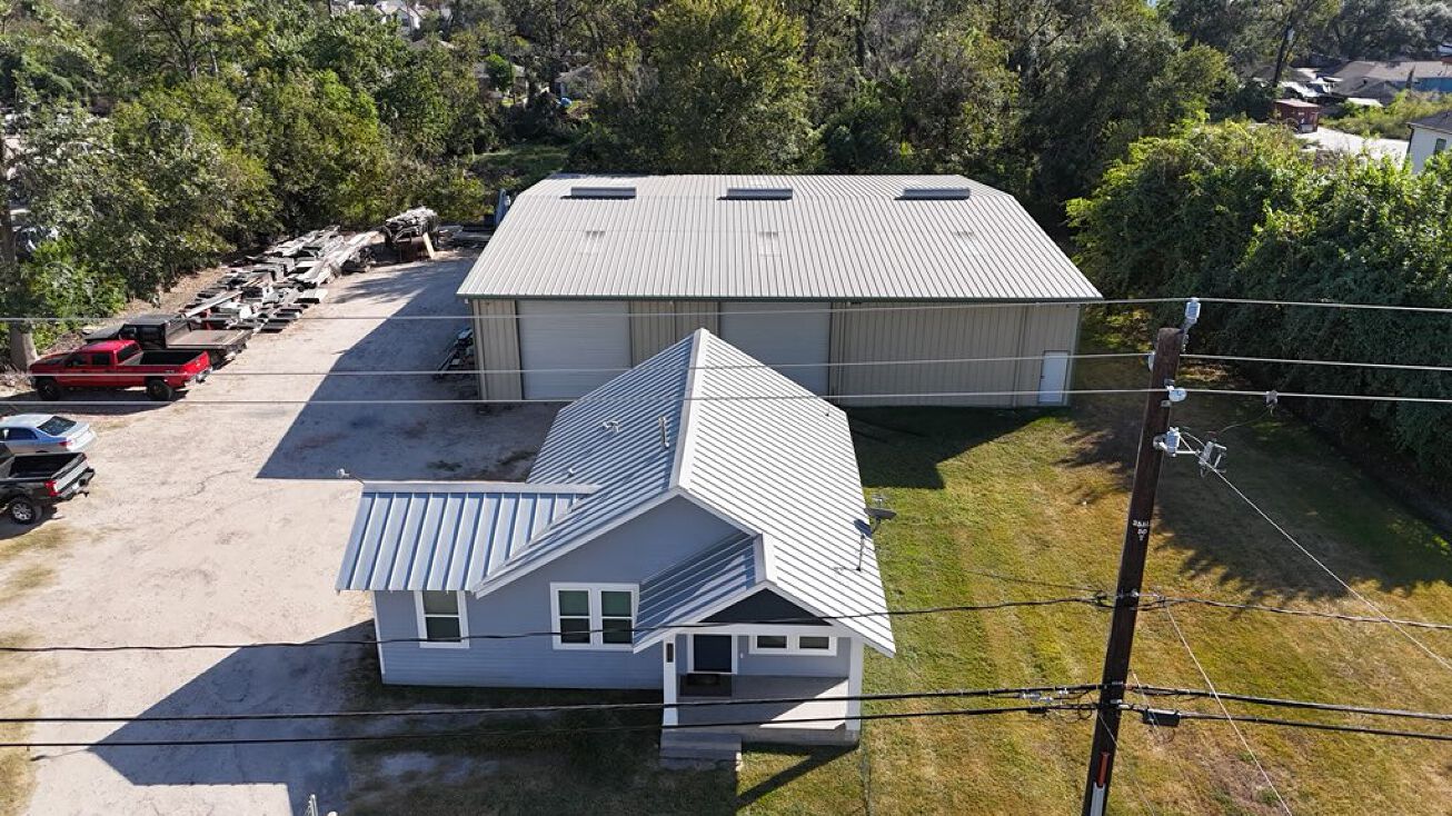 327 Thornton Rd, Houston, TX 77018