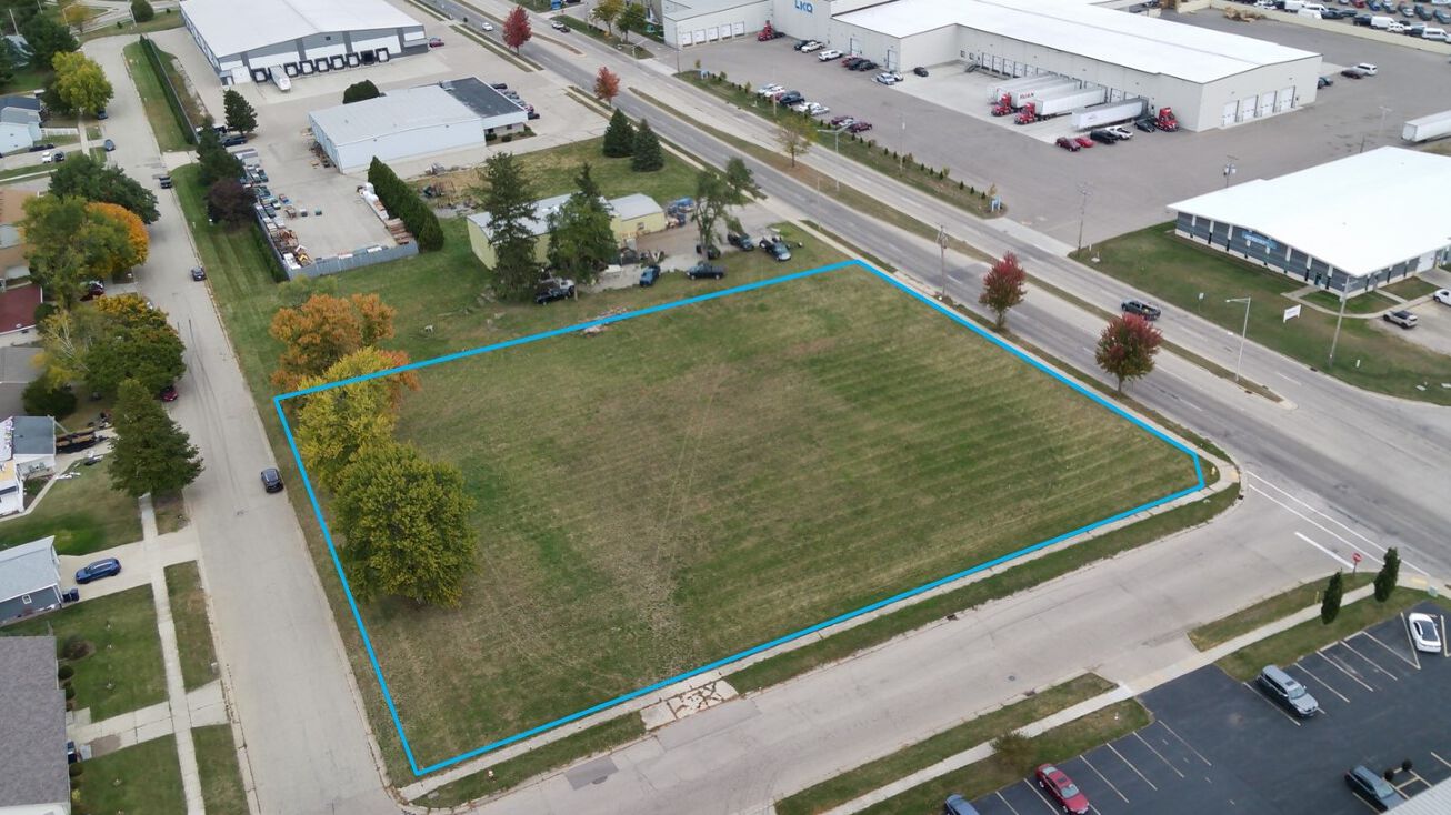 112 W Burbank Ave, Janesville, WI 53546