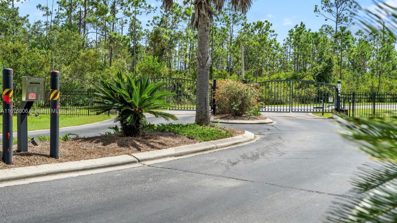 909 Anchor Ct, Panama City, FL 32404