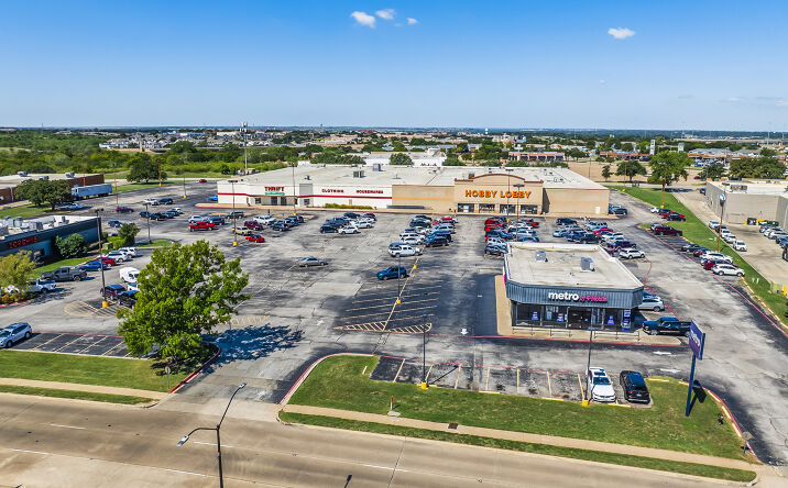 Pictures of Retail property located at 5018 S Hulen St, Fort Worth, TX 76132 for sales - image #1
