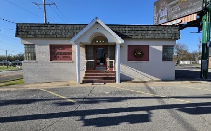 Pictures of Mixed Use, Office, Retail, Special Purpose property located at 4140 Broadway St, Mount Vernon, IL 62864 for sales - image #1