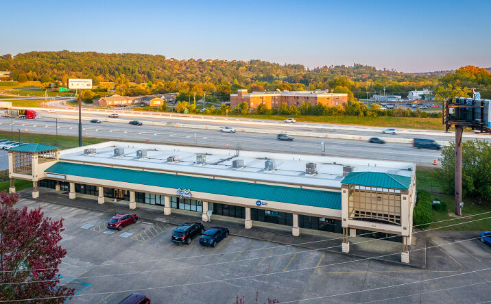 Pictures of Office, Retail property located at 7610 Hamilton Park Dr, Chattanooga, TN 37421 for sales - image #1