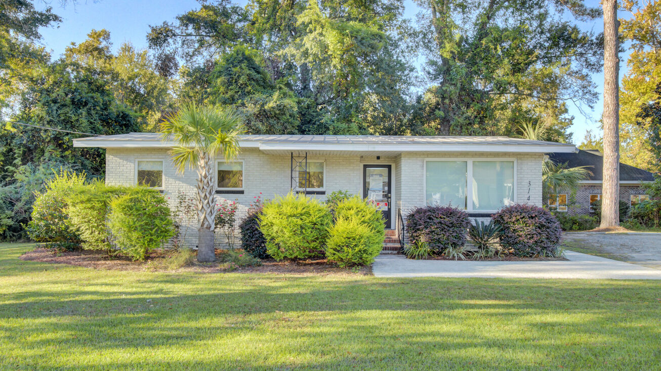 314 W 4th St N, Summerville, SC 29483