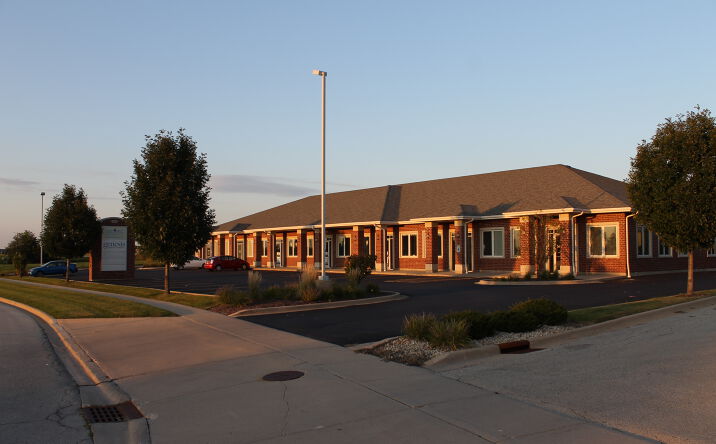 Pictures of Office property located at 1680 Mediterranean Dr, Sycamore, IL 60178 for sales - image #1