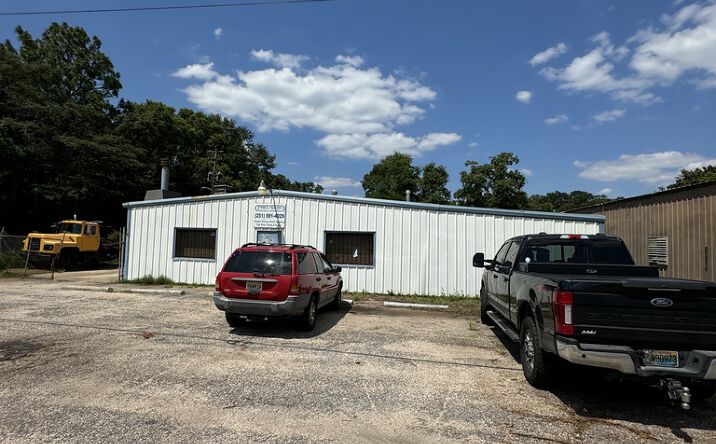 Pictures of Office, Industrial property located at 7726 McKinley Ave, Mobile, AL 36608 for sales - image #1