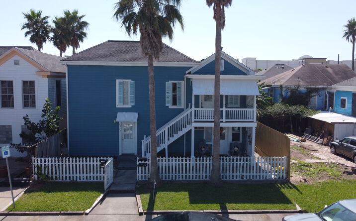 image of property at 1623 AVENUE N 1/2 Galveston TX 77550-8362