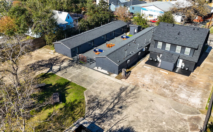 Pictures of Multifamily property located at 4948 Polk Street, Houston, TX 77023, 4950-4952 Polk Street, Houston, TX 77023 for sales - image #1