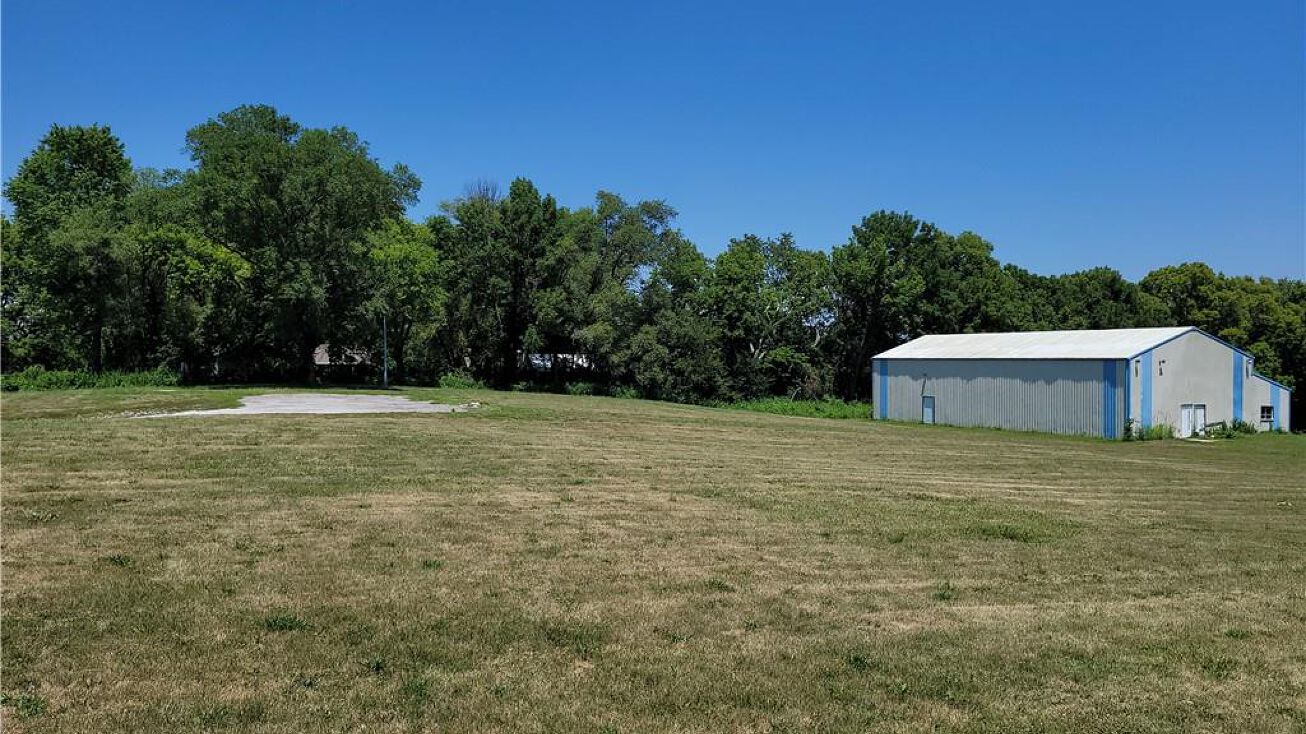 2115 N Whitney Road, Independence, MO 64058