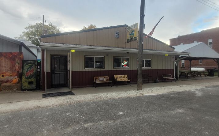 Pictures of Retail property located at 103 3RD Street, London Mills, IL 61544 for sales - image #1
