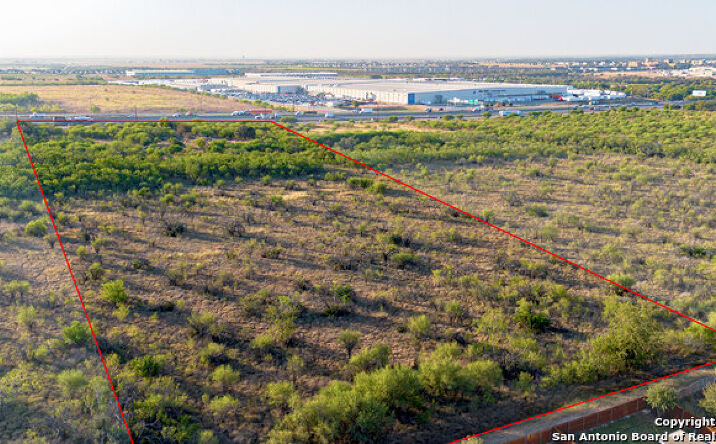 Pictures of Special Purpose property located at 4261 N Interstate 35, New Braunfels, TX 78130 for sales - image #1