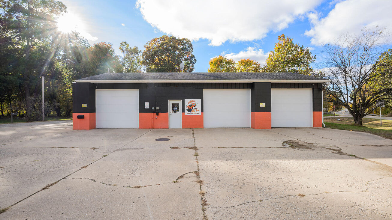 818 W Monroe Street, Bangor, MI 49013