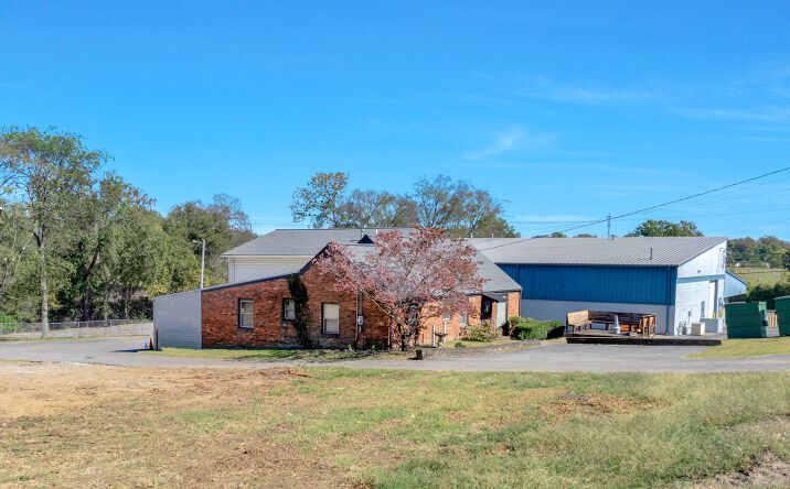 Pictures of Office property located at 2730 Larmon Ave, Berry Hill, TN 37204 for sales - image #1