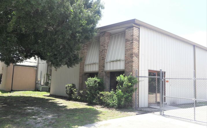 Pictures of Industrial property located at 4386 Independence Ct, Sarasota, FL 34234 for comps - image #1