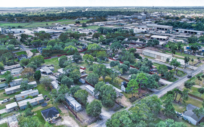 Pictures of Mobile Home Park, Multifamily property located at 914 E Calhoun St, El Campo, TX 77437 for sales - image #1