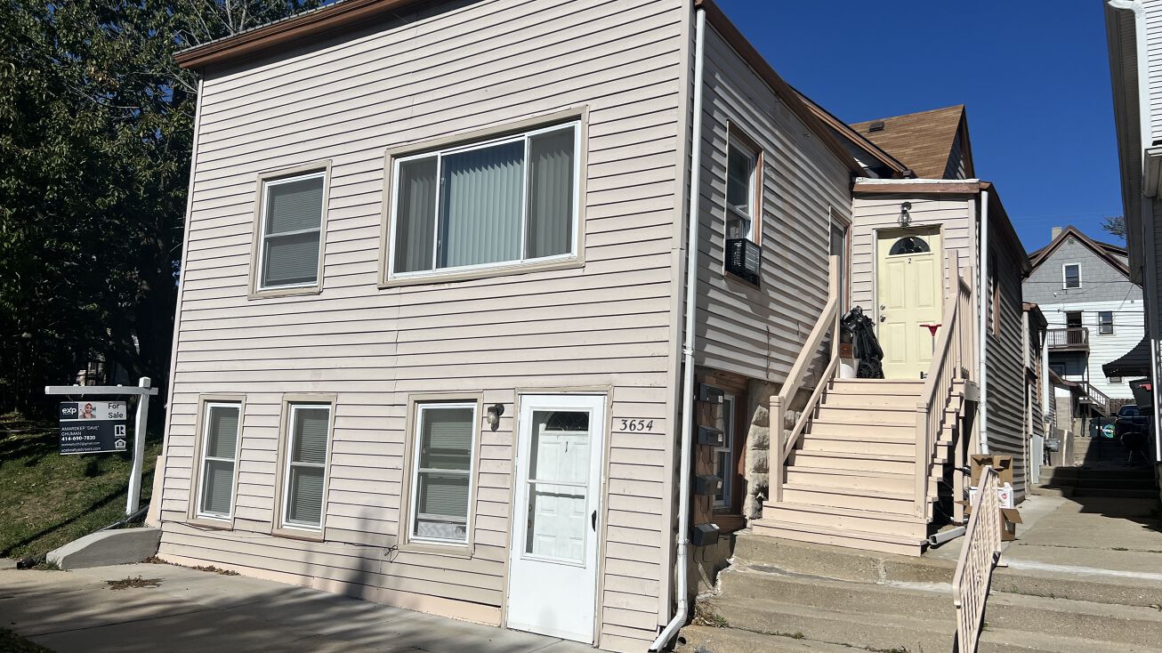 3654 E Squire Ave, Cudahy, WI 53110