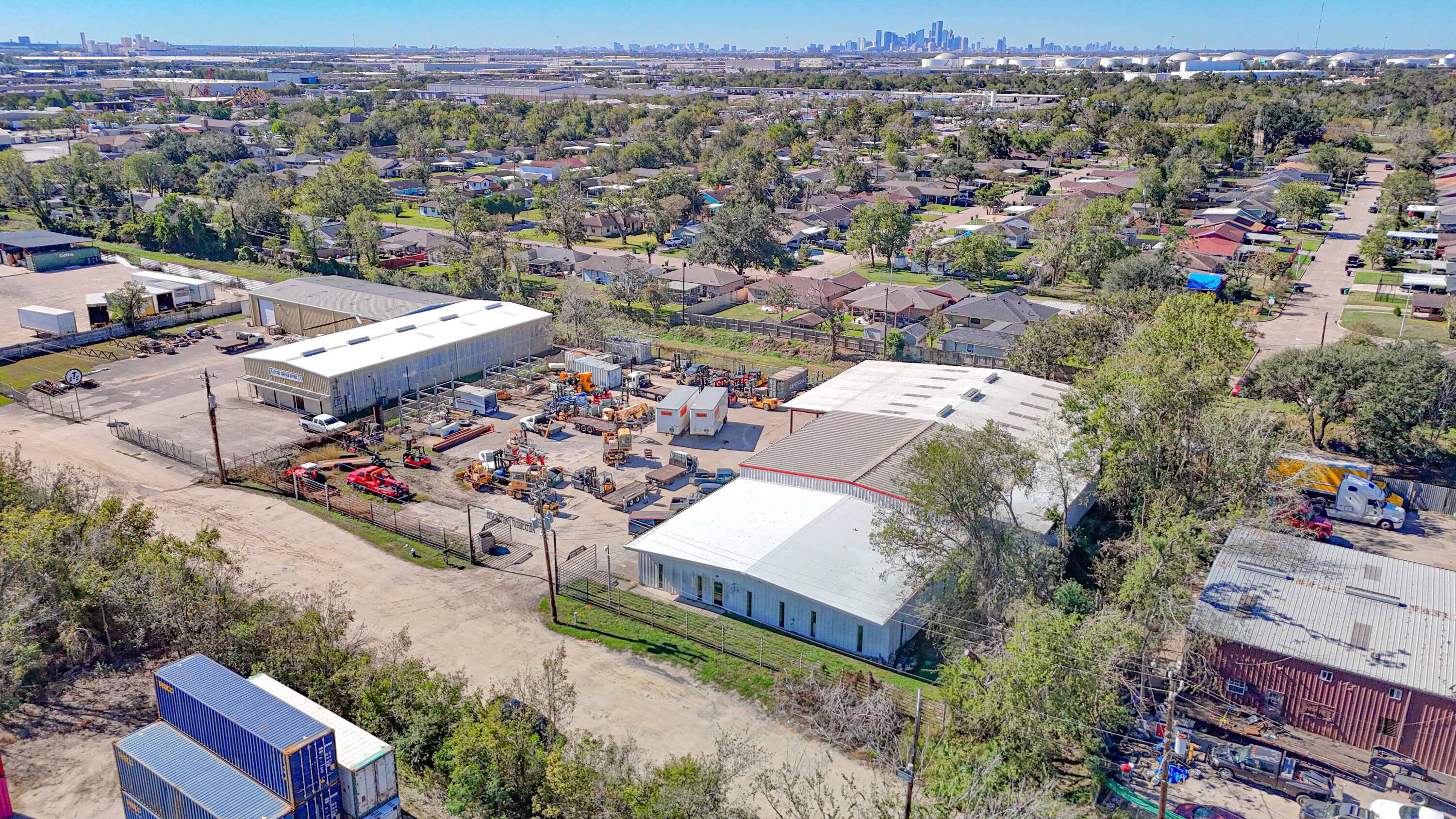 3741 Trailmobile Dr, Houston, TX 77013