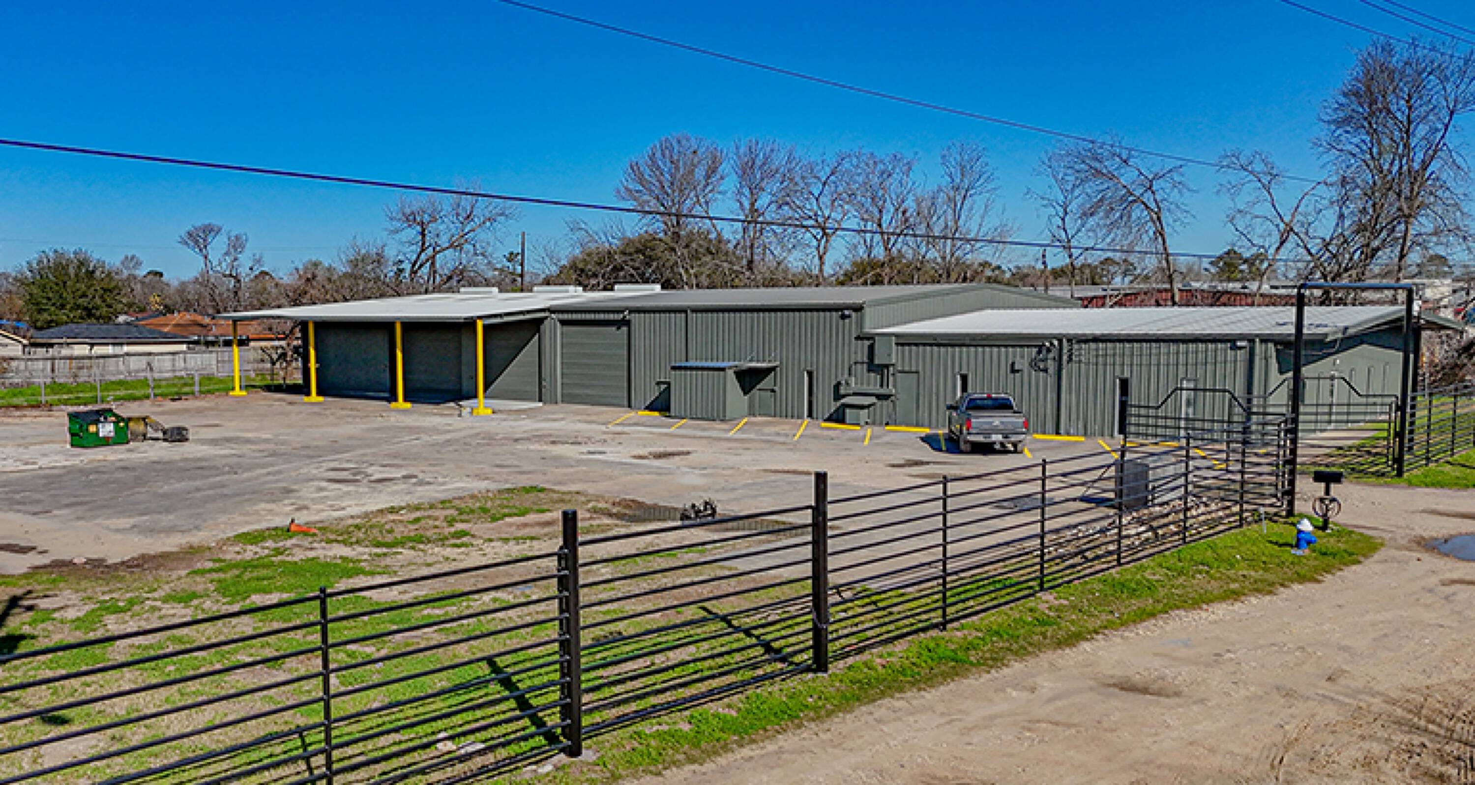 3741 Trailmobile Dr, Houston, TX 77013