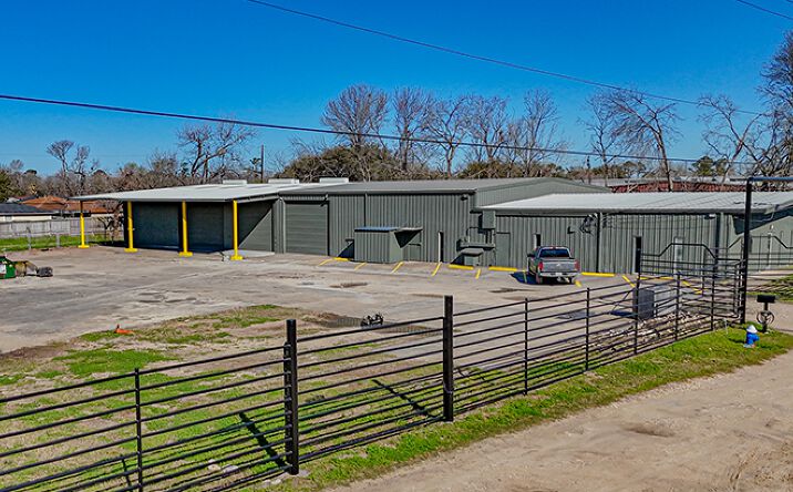 Pictures of Industrial property located at 3741 Trailmobile Dr, Houston, TX 77013 for sales - image #1