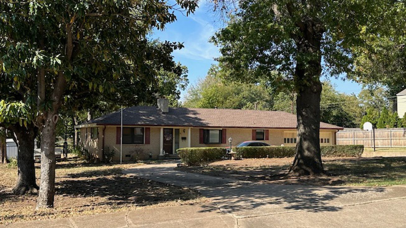 7607 S Sheridan Rd, Tulsa, OK 74133