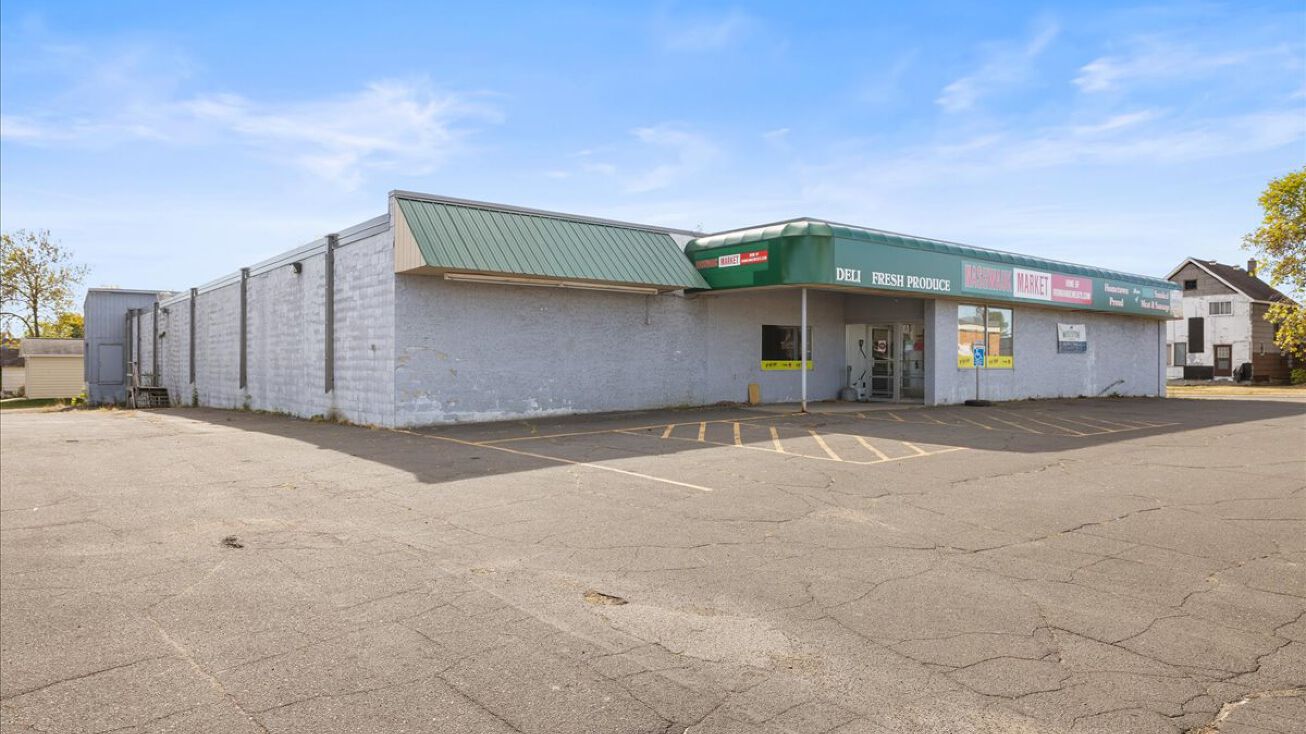 202 2nd St, Nashwauk, MN 55769