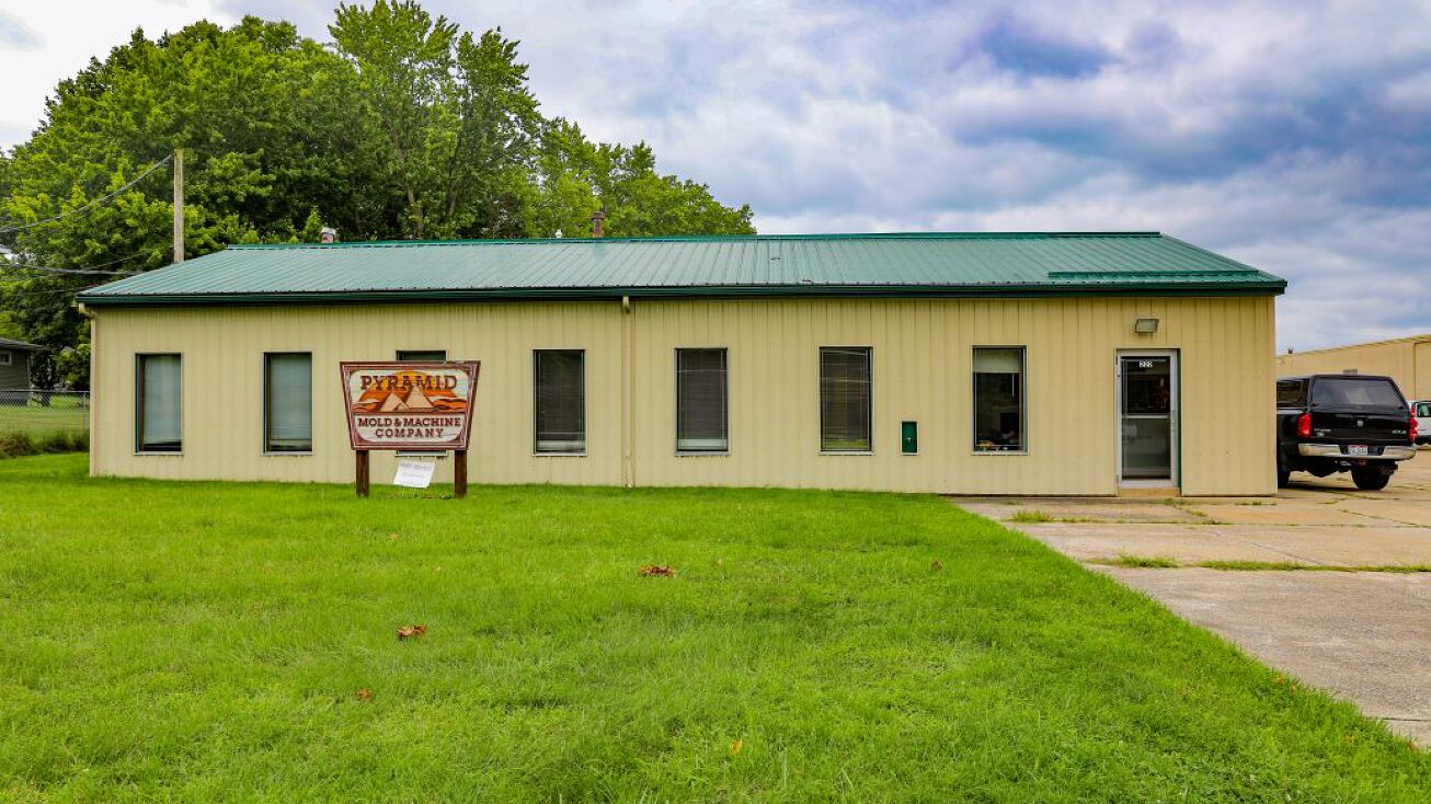 222 Martinel Dr, Kent, OH 44240