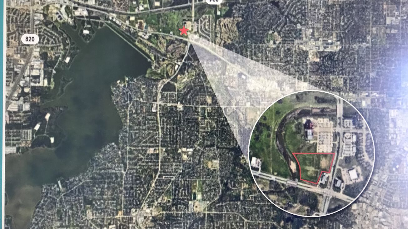 1250 W Green Oaks Blvd, Arlington, TX 76013