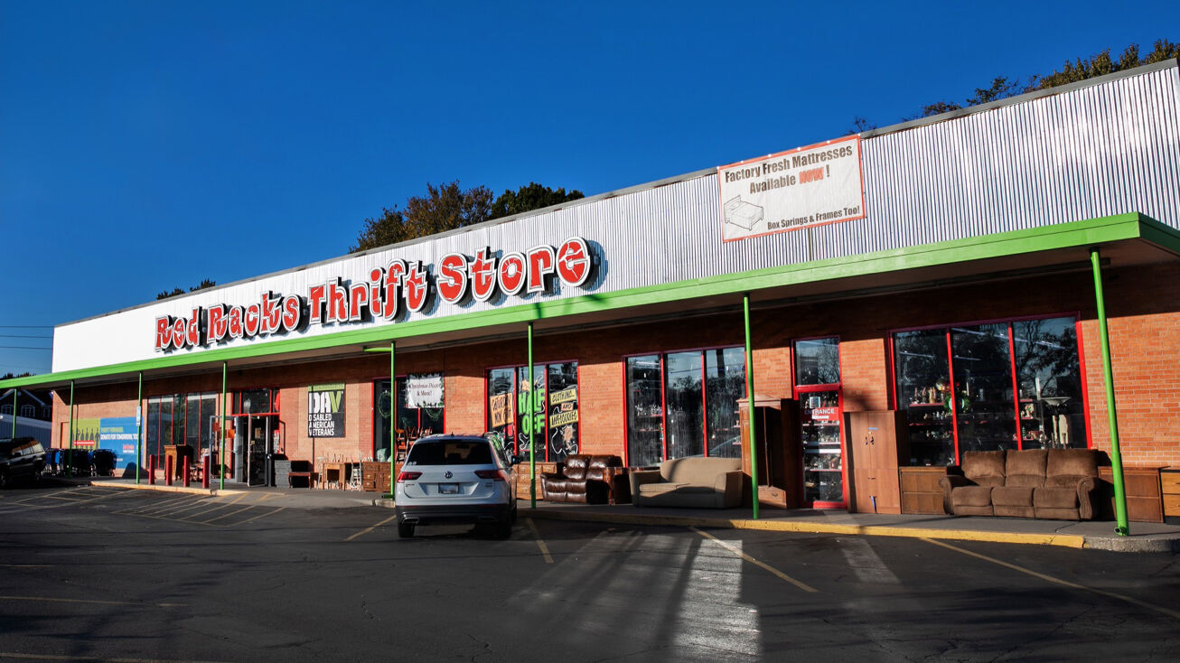 8026 Wornall Rd, Kansas City, MO 64114