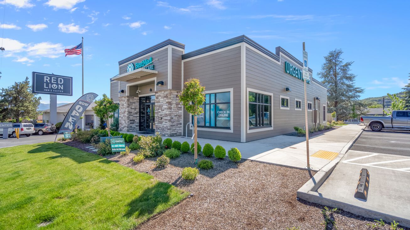 1890 NW 6th St, Grants Pass, OR 97526