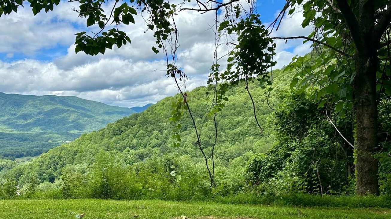 Shiloh Rdg, Hayesville, NC 28904