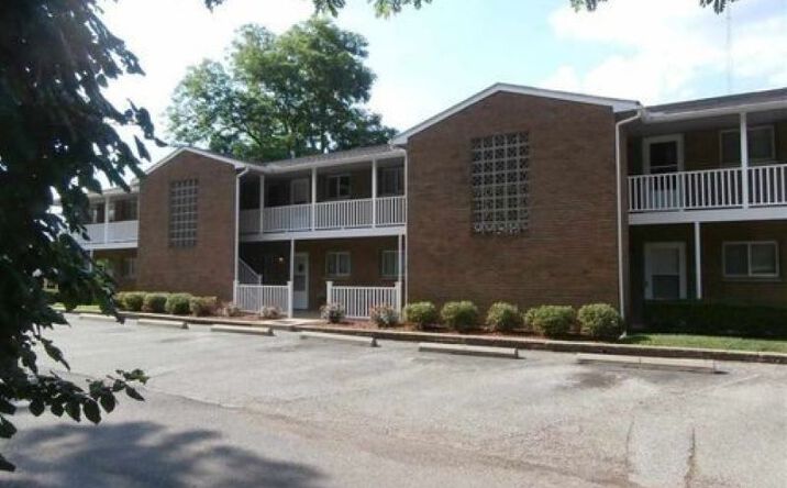 Pictures of Multifamily property located at 326 W Kenwood Dr, Bloomington, IN 47404 for sales - image #1