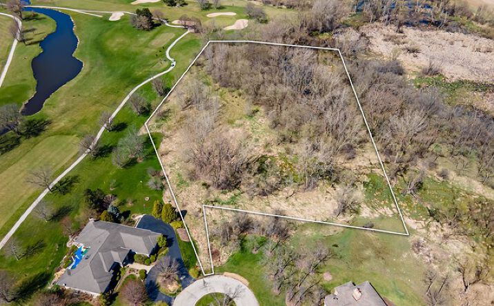 Pictures of Land property located at 7010 Fairway Dr, Crystal Lake, IL 60014 for sales - image #1