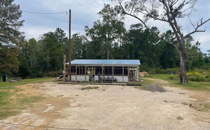 Pictures of Retail property located at 16475 US-90, Pearlington, MS 39572 for sales - image #1