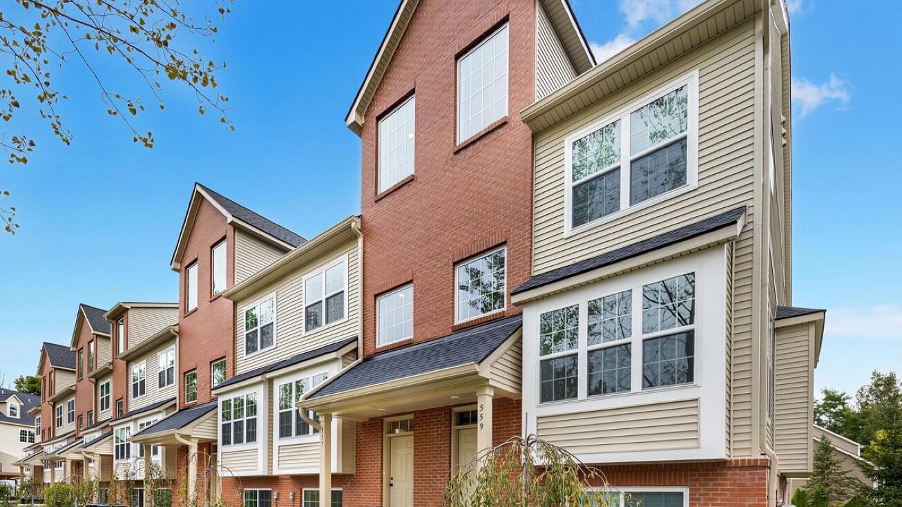 502 559 Village Lane, Milford, MI 48381