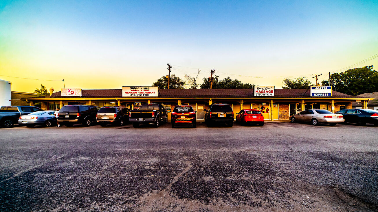 550 South Oliver Street, Wichita, KS 67218