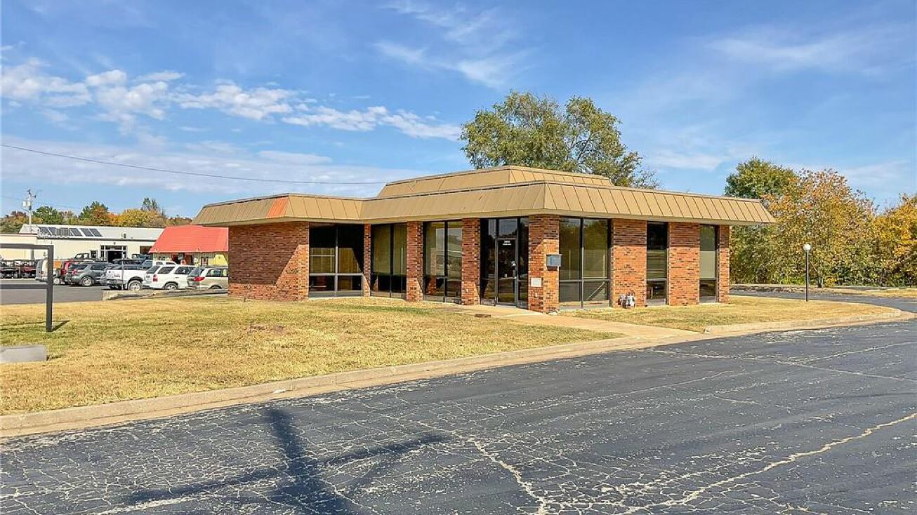3031 S Limit Avenue, Sedalia, MO 65301