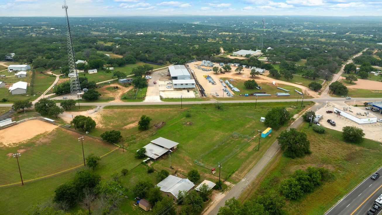 127 Old River Crossing, Johnson City, TX 78636