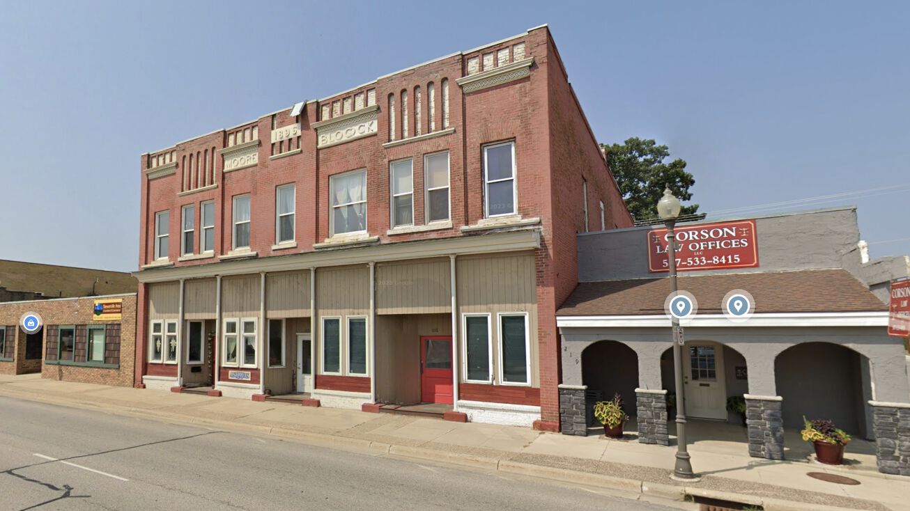 211 N Main St, Stewartville, MN 55976