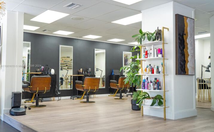 Pictures of Retail property located at 1684 SE 10th, Fort Lauderdale, FL 33316 for sales - image #1