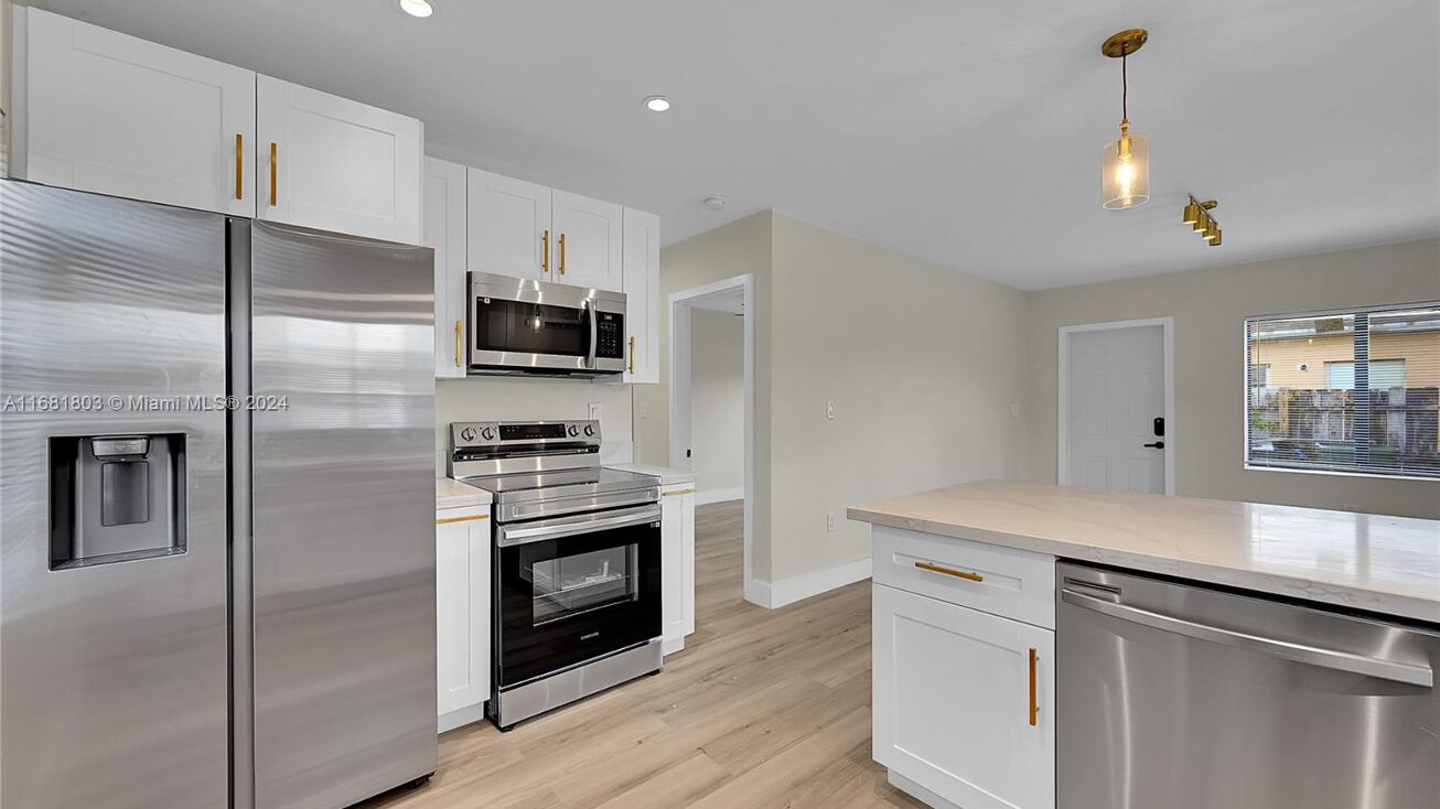 11161118 NE 15th Av, Fort Lauderdale, FL 33304