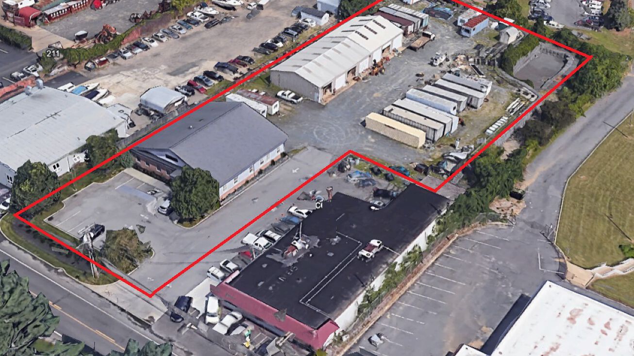 195 Jackson St, Freehold, NJ 07728