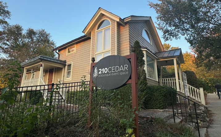 Pictures of Retail, Office, Mixed Use property located at 210 Cedar Ave, St. Charles, IL 60174 for sales - image #1